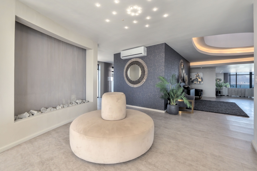 4 Bedroom Property for Sale in Bloubergstrand Western Cape